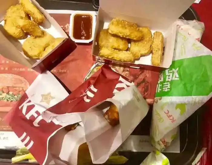 不同时期的儿童节,祖孙三代同祝儿童节快乐