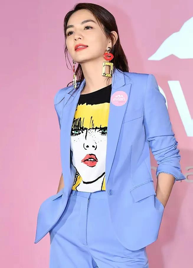 ella陈嘉桦恋人未满初舞台完整版,陈嘉桦浪姐4首秀舞台