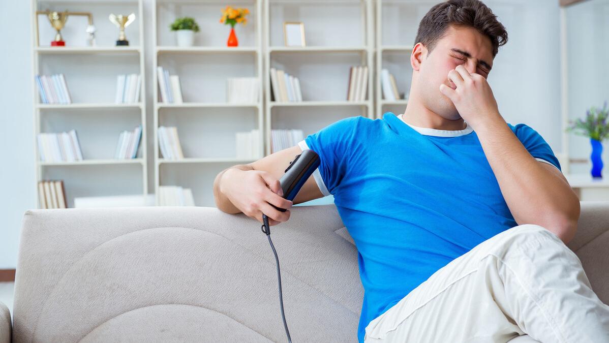 女生出汗腋下有异味和狐臭的区别,男生腋下有异味不是狐臭怎么解决