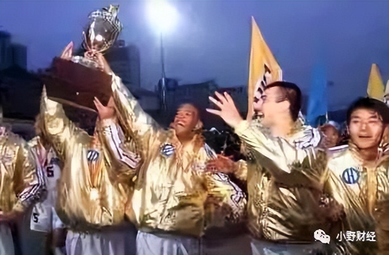 重庆足球红色巅峰,深度解读重庆足球断崖式下滑