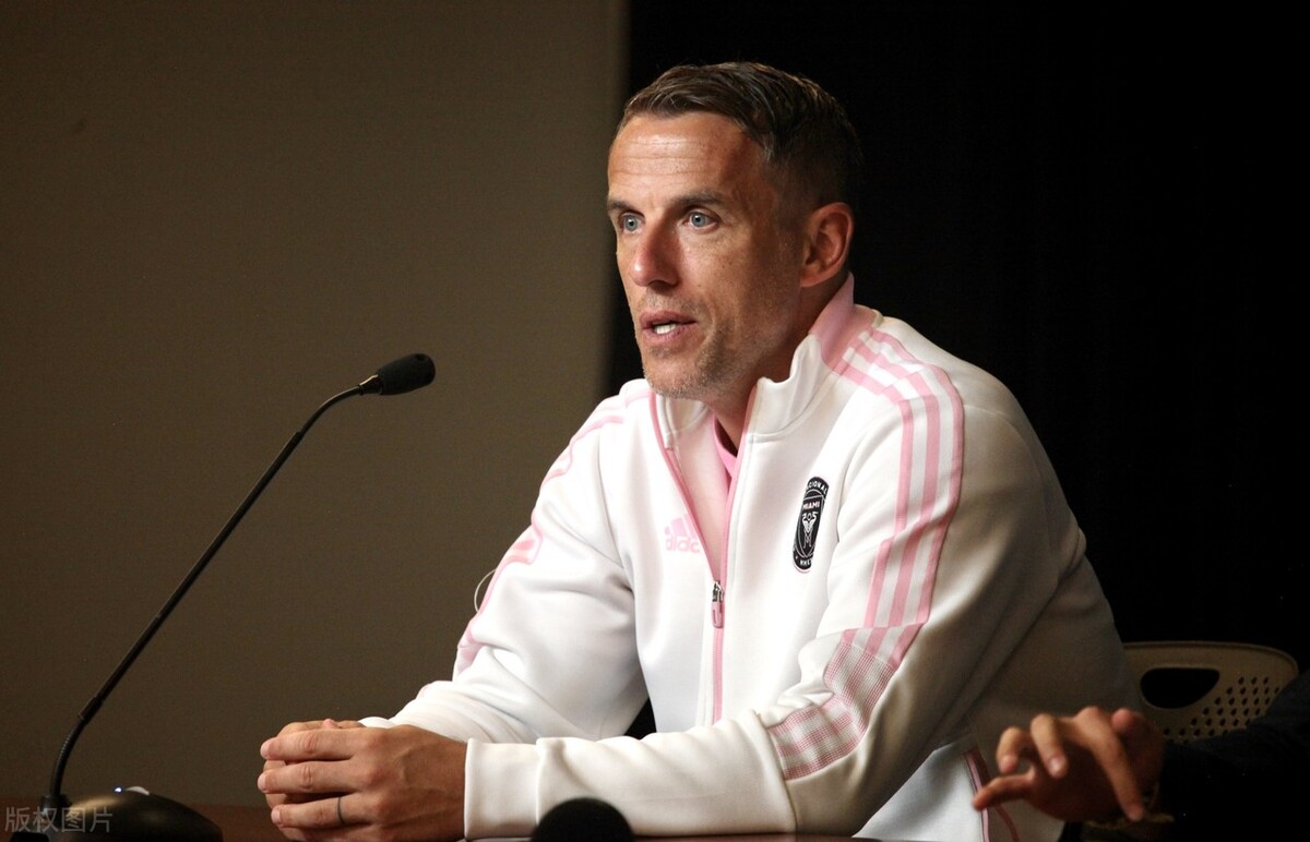 曼联3比2热刺c罗帽子戏法不可思议,曼联对阵热刺c罗在替补席原视频