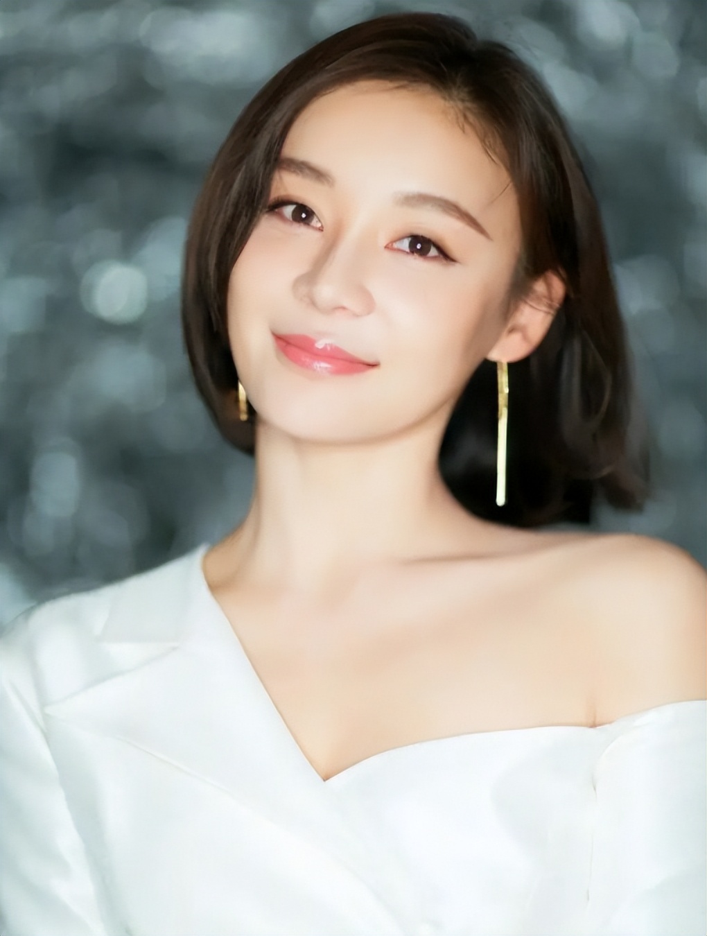 袁姗姗的一个小动作为自己反黑了,袁姗姗为什么可以洗白成功