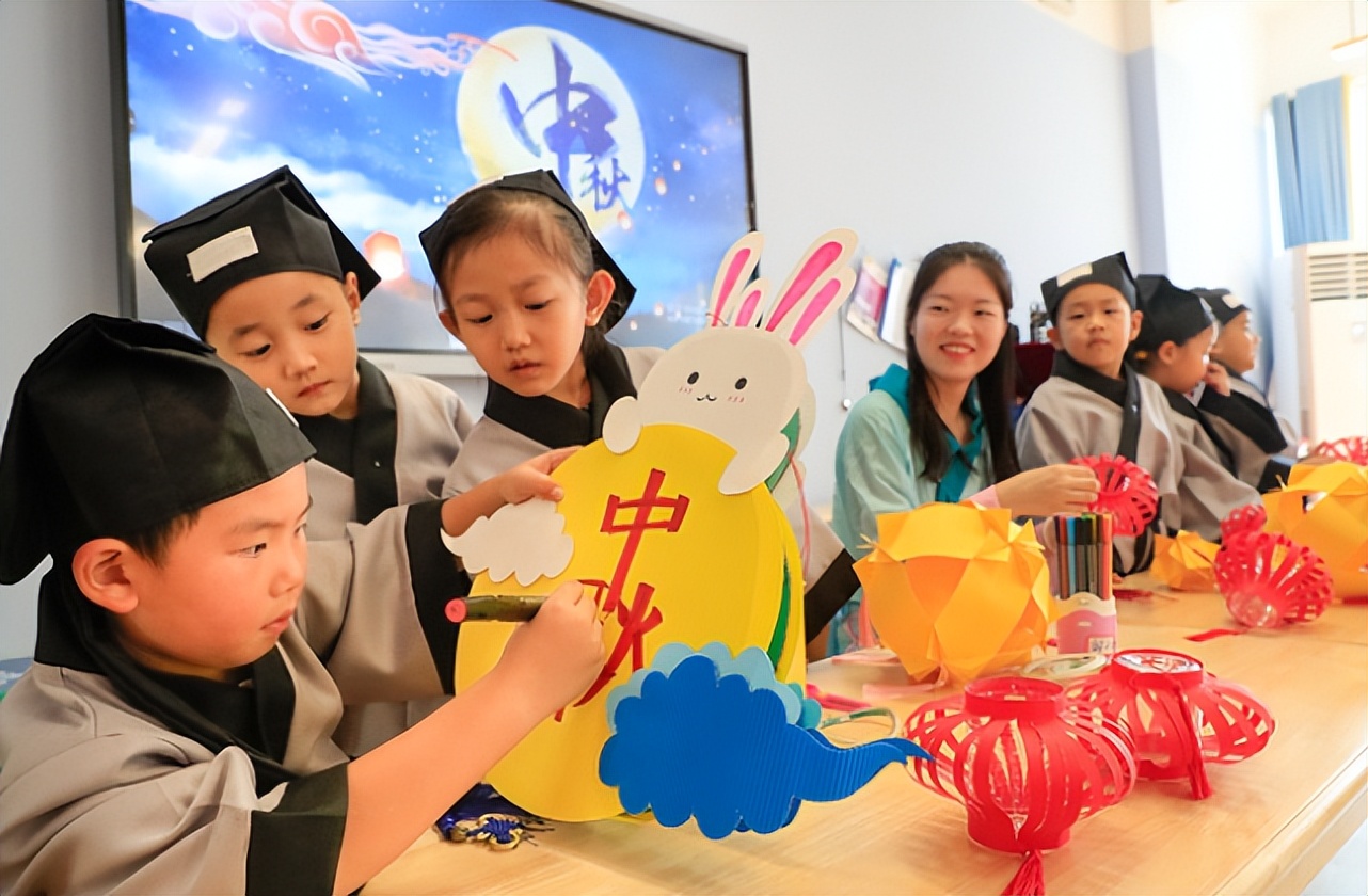 制作简易中秋灯笼儿童手工,家庭手工亲子制作中秋节灯笼