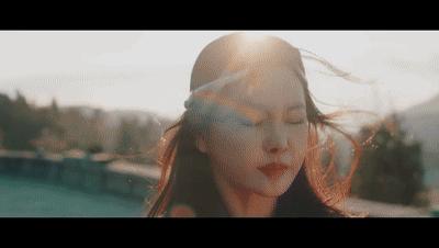 大长腿晶女郎+“过气”动作明星，这组合想不烂都难