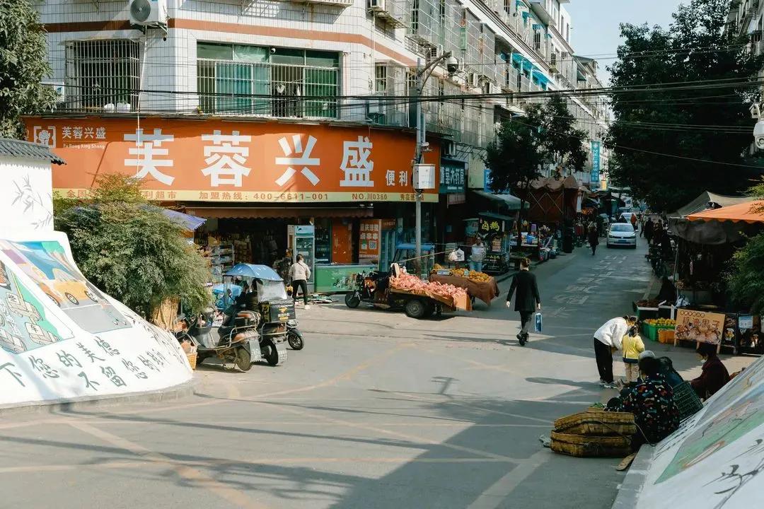 成都伏龙小区伏龙一街,土味城中村