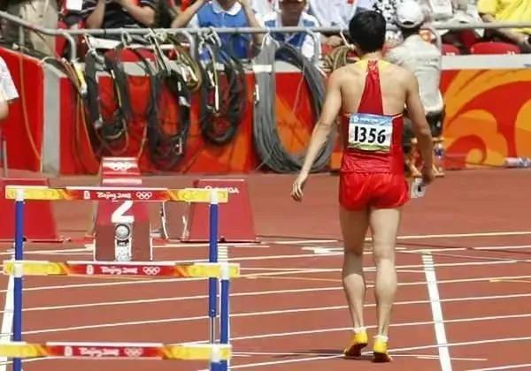 励志人物刘翔故事,刘翔民族英雄