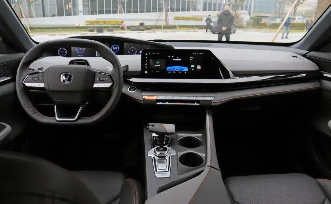 2022款10万左右的燃油车,2022年哪款燃油车最实惠