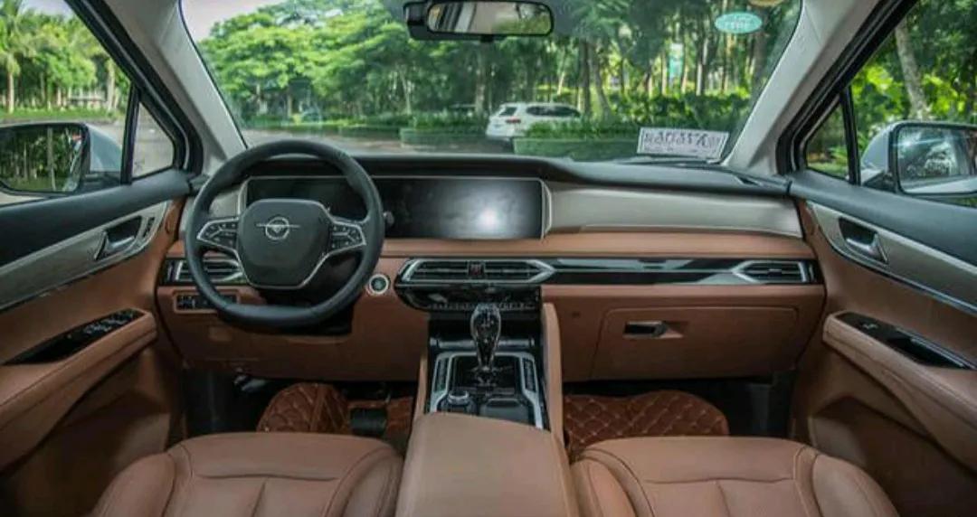 如果车友们喜欢MPV建议看看这款车省油还舒适海马7X