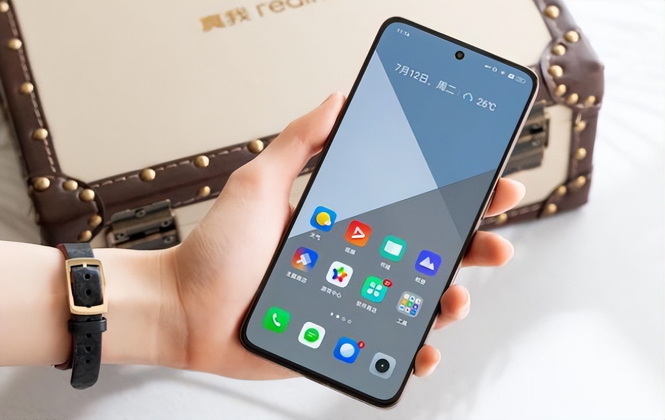 用了3年的xr,realmegt2大师版探索版和iphonexr