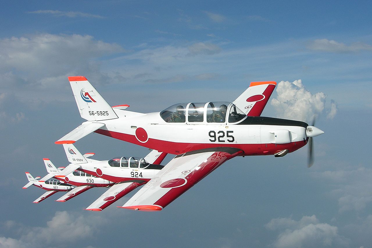 日本空中自卫队战斗机训练视频,日本富士直升机