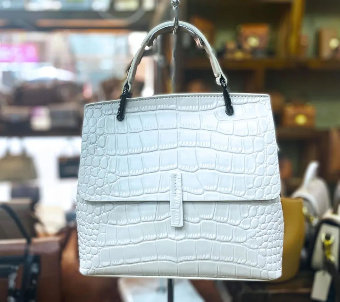 包包推荐小众高级感百搭款,市场挑战穿搭