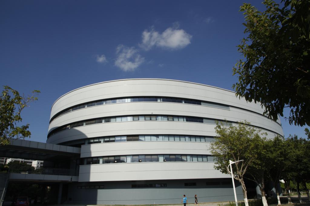 华侨大学艺术类招生美术音乐舞蹈专业,2022年录取分数线是多少?