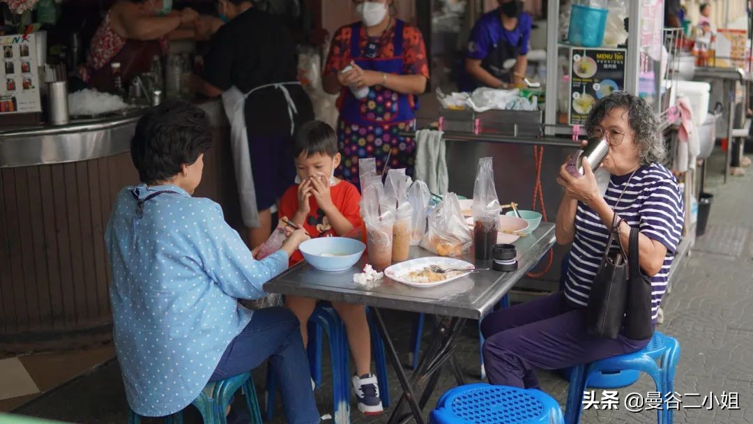 泰国疫情夜市地摊,泰国路边摊的疫情