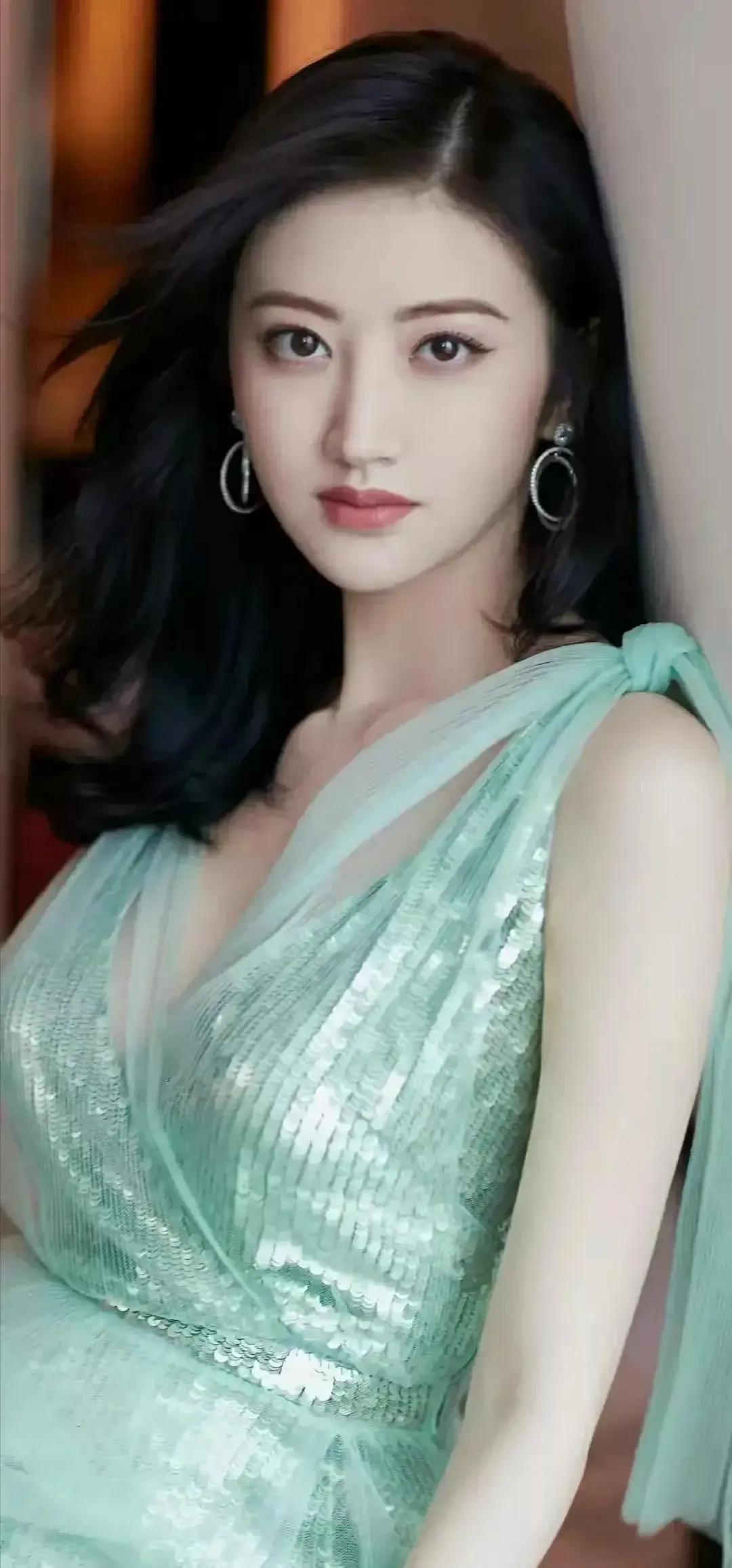 女性尊称词,称呼女性的词