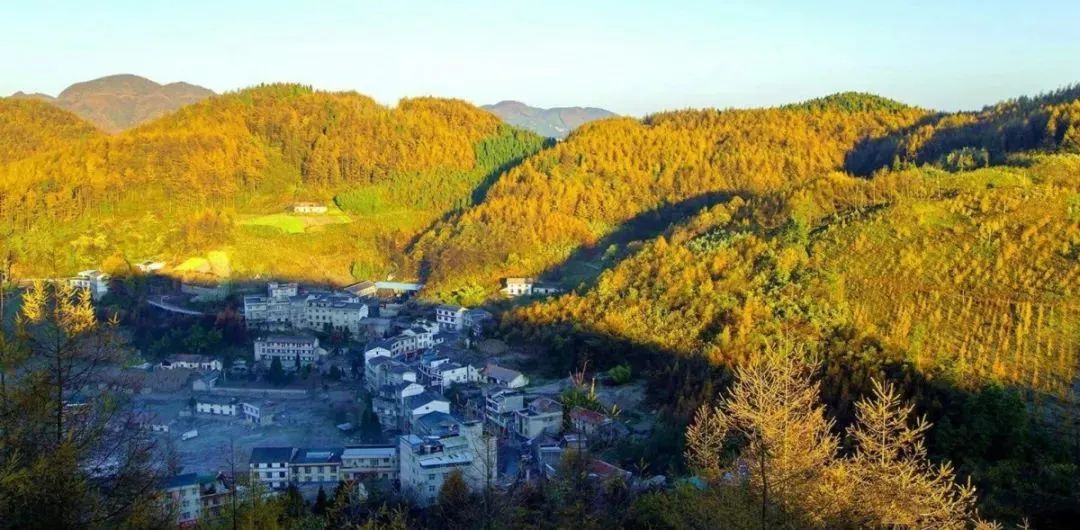 湖北恩施夏季热吗,湖北恩施人间仙境图片