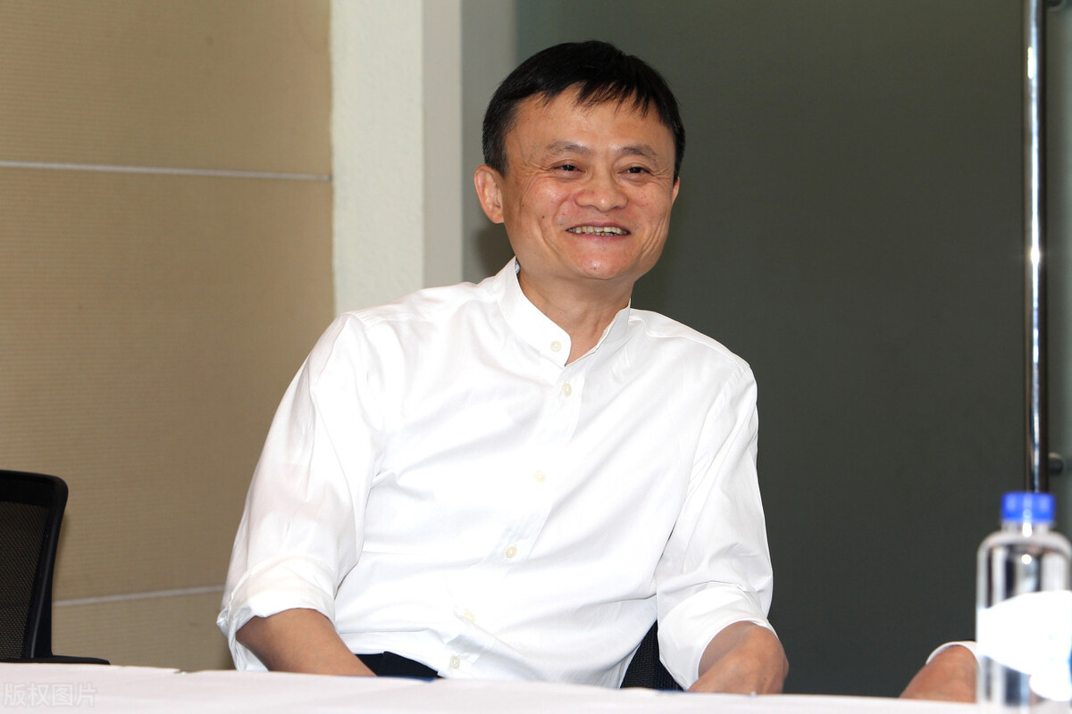 马云购超豪华游艇，刘强东买意大利豪宅，电商大佬为何纷纷离场？