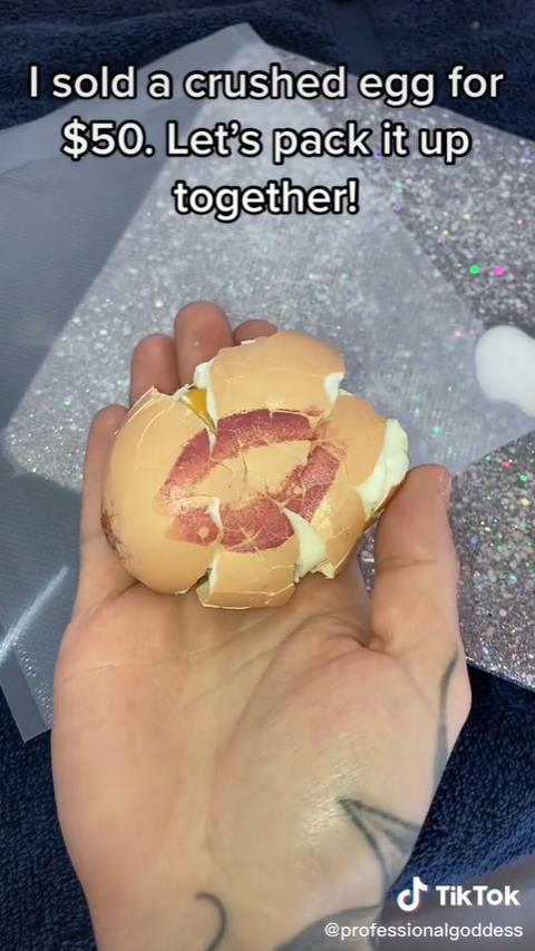 美国女子网售重口垃圾：灰尘脏水，指甲舌苔，真有人高价买？