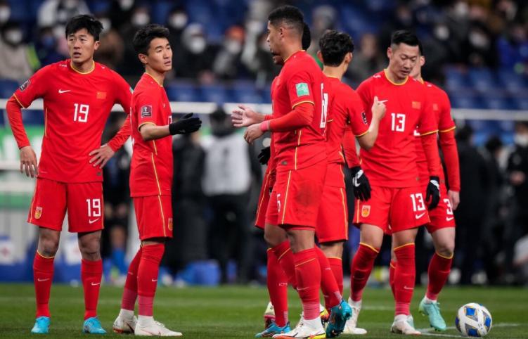 国足客战沙特开球时间,国足对战日本赛后采访李霄鹏