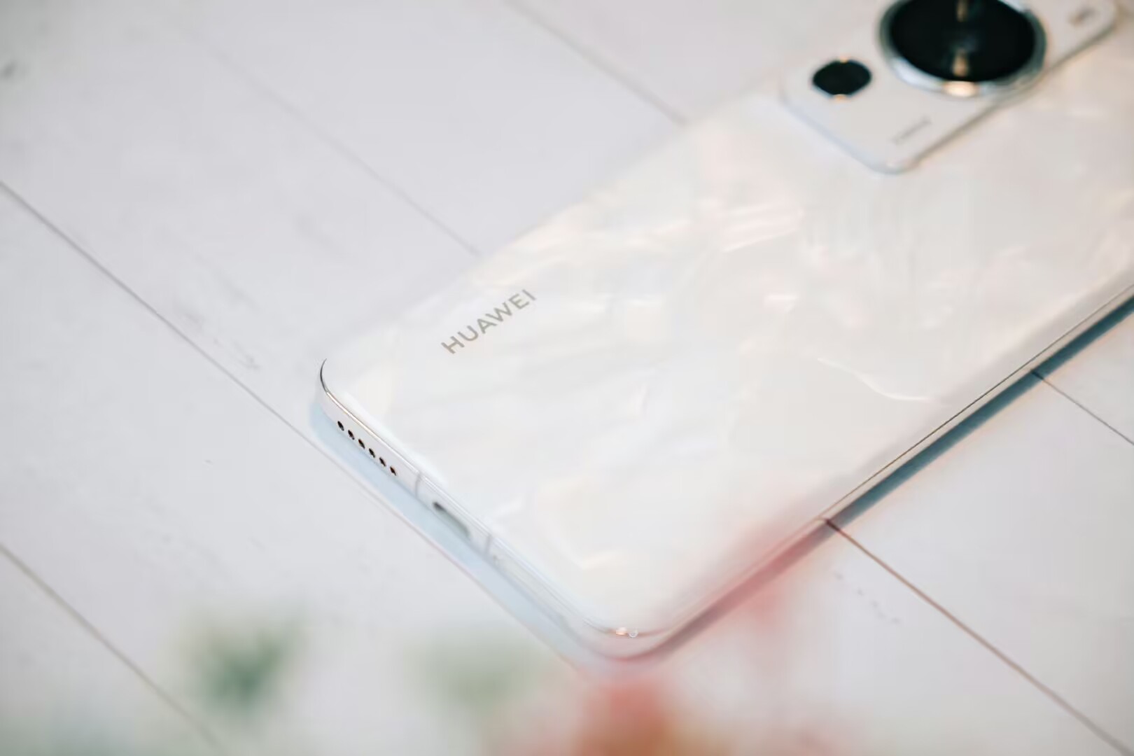 突然变香了！华为P60Pro直降940元，网友：还买什么iPhone14Pro