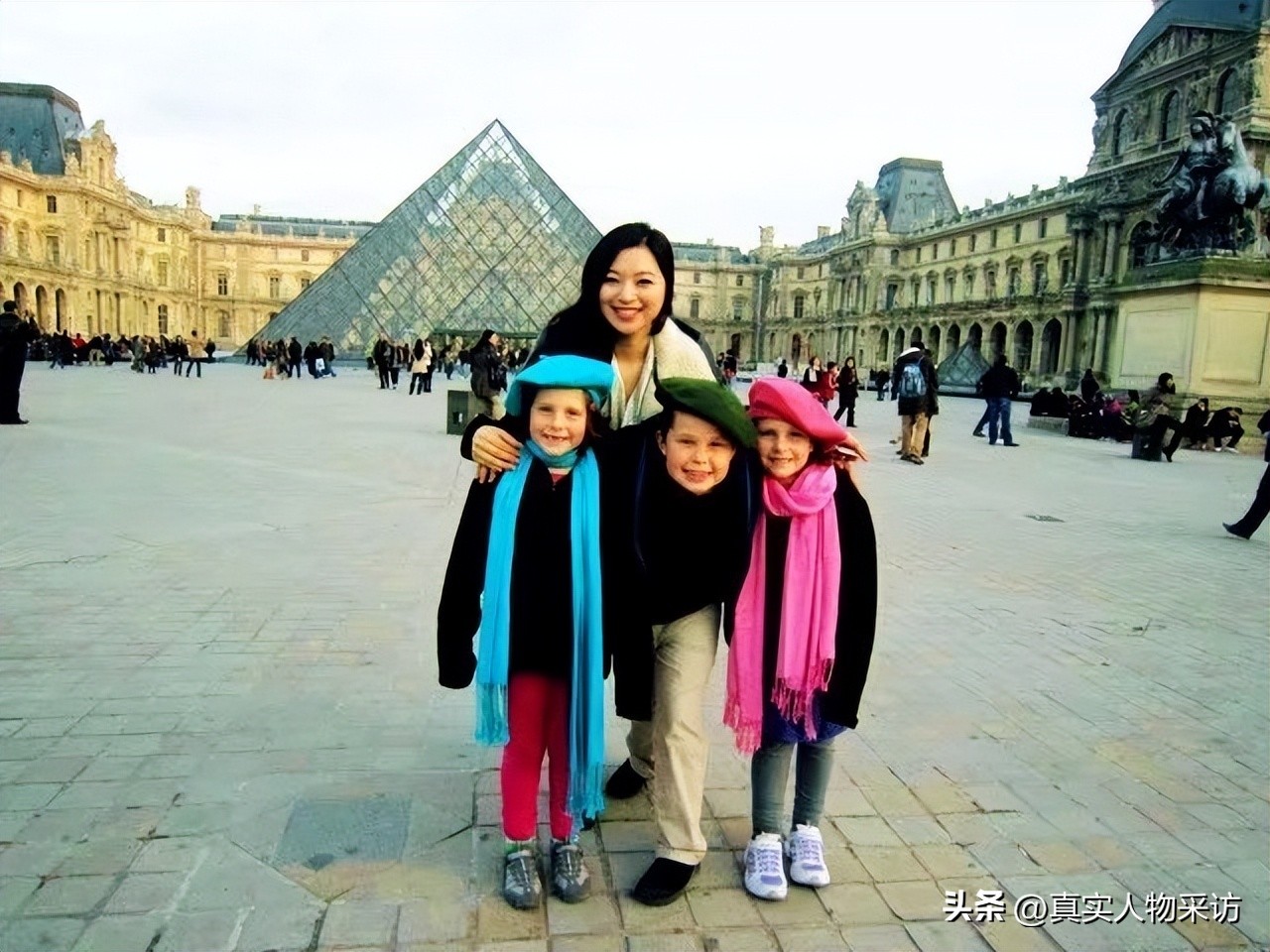 我，做空姐遇奇葩无数，有情侣上机就舌吻，还有想去厕所激情的