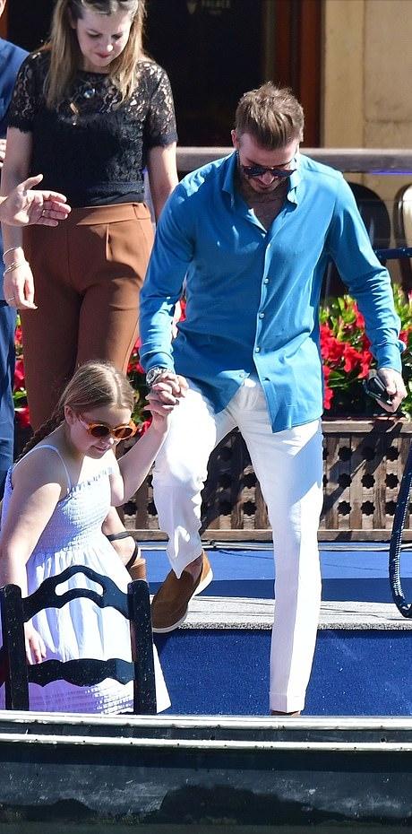 小七被贝克汉姆抱,小七被贝克汉姆宠爱