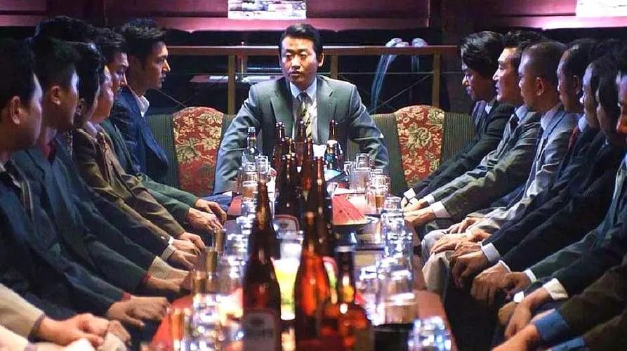 韩国黑帮电影巅峰之作新世界,韩国暴力美学的巅峰之作