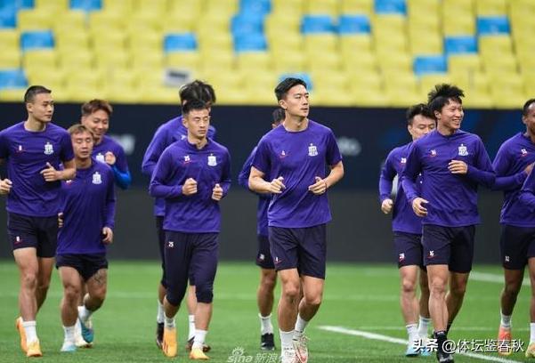 上海双雄7将9月离队！海港头号射手和王牌后卫在列，中超争冠受阻