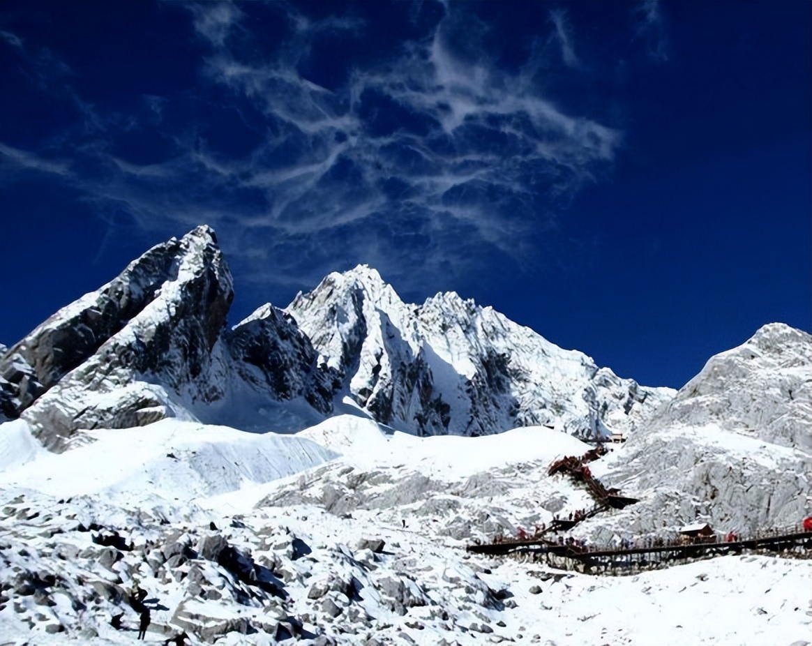 满眼是泪：既会唱又会跳，人称18军小天使，竟因这原因倒在米拉山