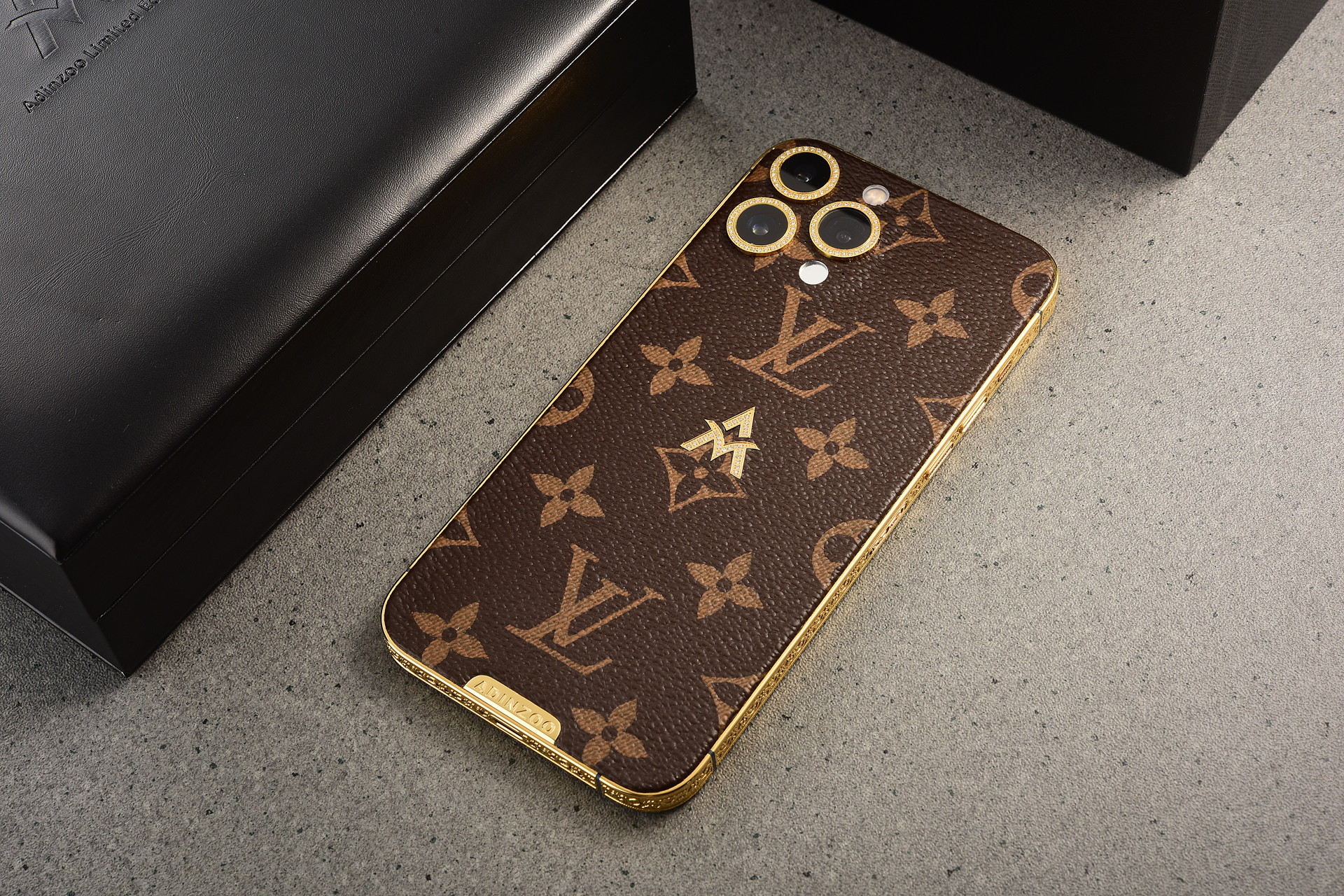 女神节快到了,给女神送一台LV定制的iPhone,如何?