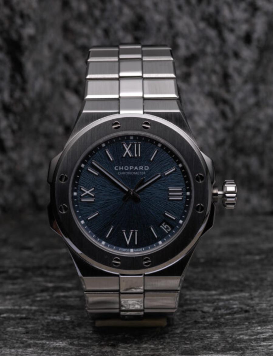 名表专柜一般都不给试戴,名表专卖店都买不到表