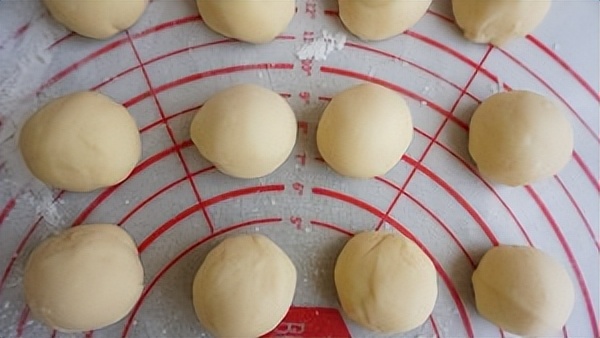 不去皮的绿豆不泡可以做绿豆糕吗,泡发好的绿豆怎样做绿豆渣饼