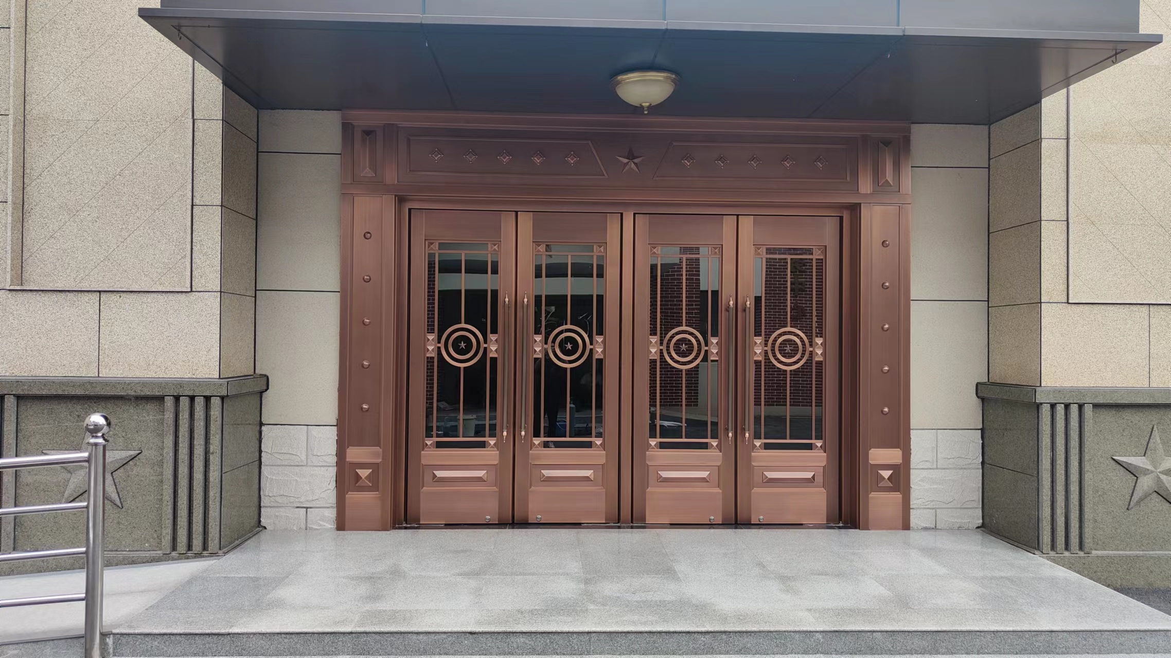 新中式别墅铜门单门新款,别墅用什么品牌的铜门好