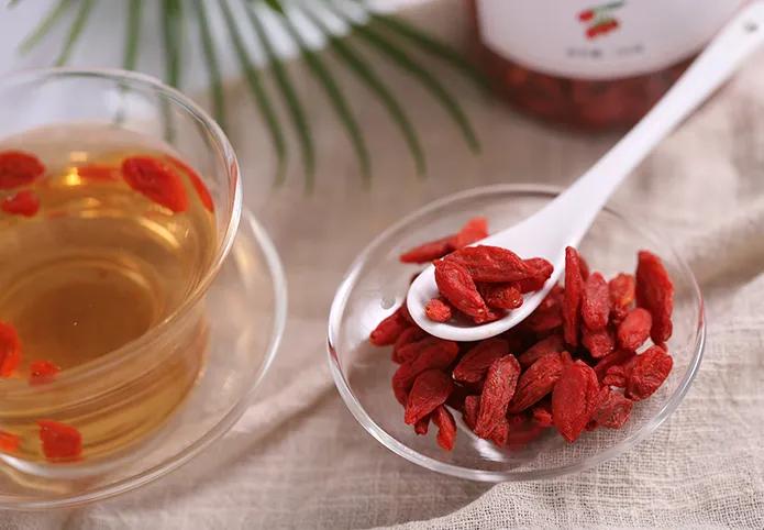 女人过了40岁一定要清醒,春天女人喝什么茶养颜抗衰老