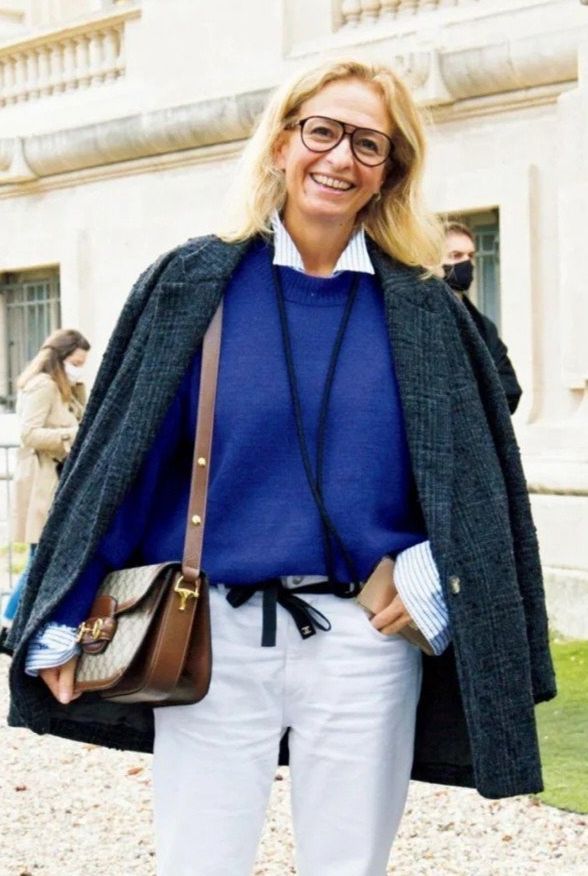 女人上了年纪也别穿得太土,40岁女人穿这几种颜色很土