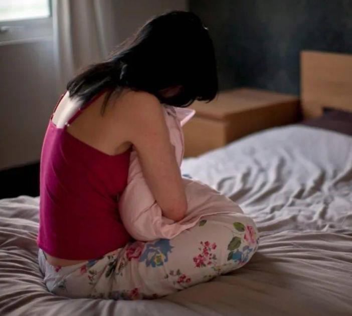 山东一女子开房时导致肛裂，哭着报警说被强奸了，法院：不予立案