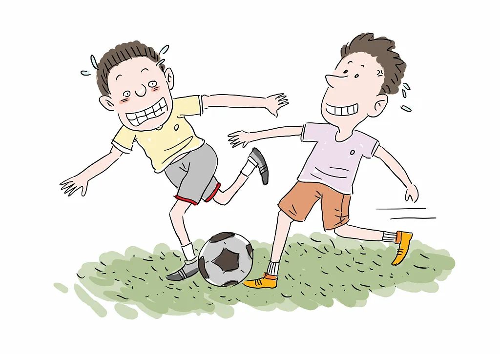 两人踢球一方受伤要承担什么责任,人与人无意碰撞后一方受伤谁负责