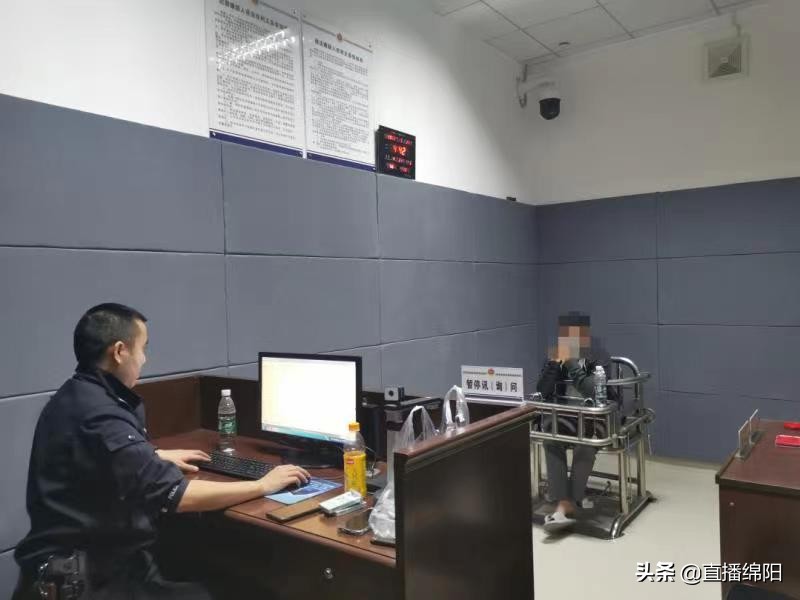 游戏厅内暗藏赌博机平*警武**方一锅端