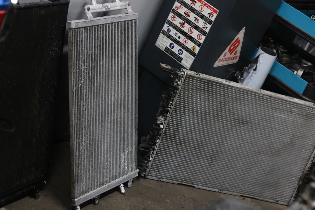 小伙100多万买宝马,小伙花了52万买了奥迪a8