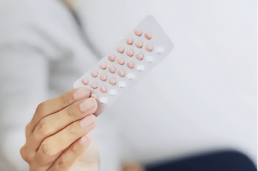 高考前，一群女孩在偷偷吃避孕药，吃避孕药有哪些影响？