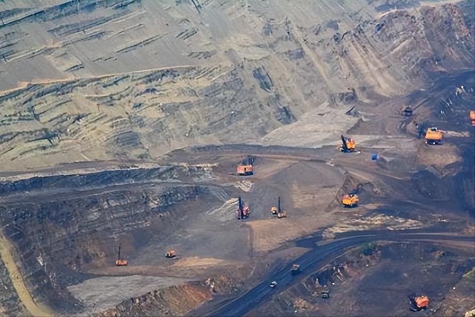 亚洲第一天坑是什么矿,亚洲第一坑煤矿图片