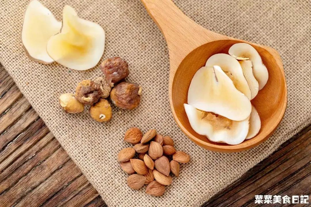 别一咳嗽就心慌！这一碗2步搞定，喝完喉咙都舒爽了