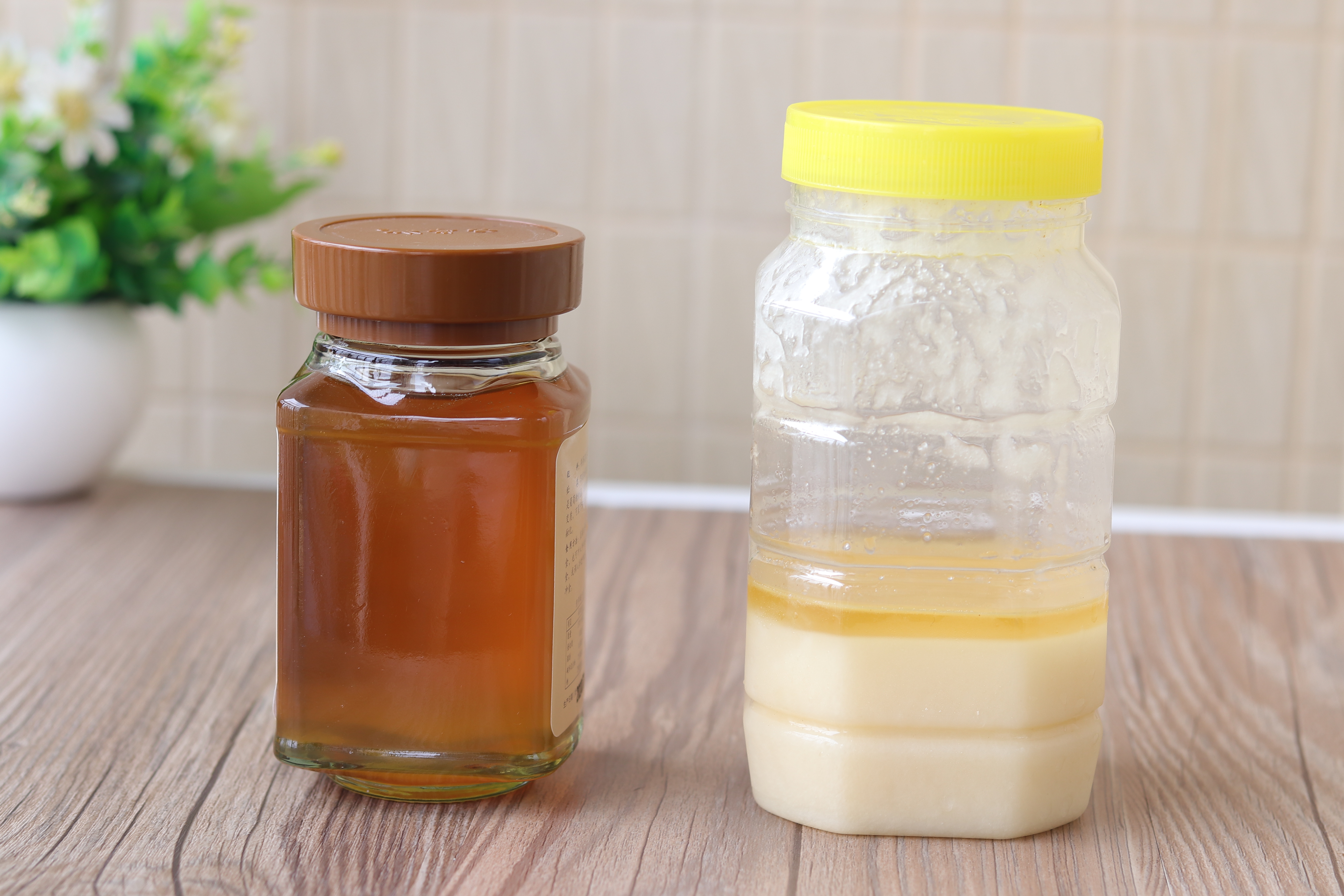 用火烤蜂蜜能看出真假,在养蜂人手里买蜂蜜会不会有假