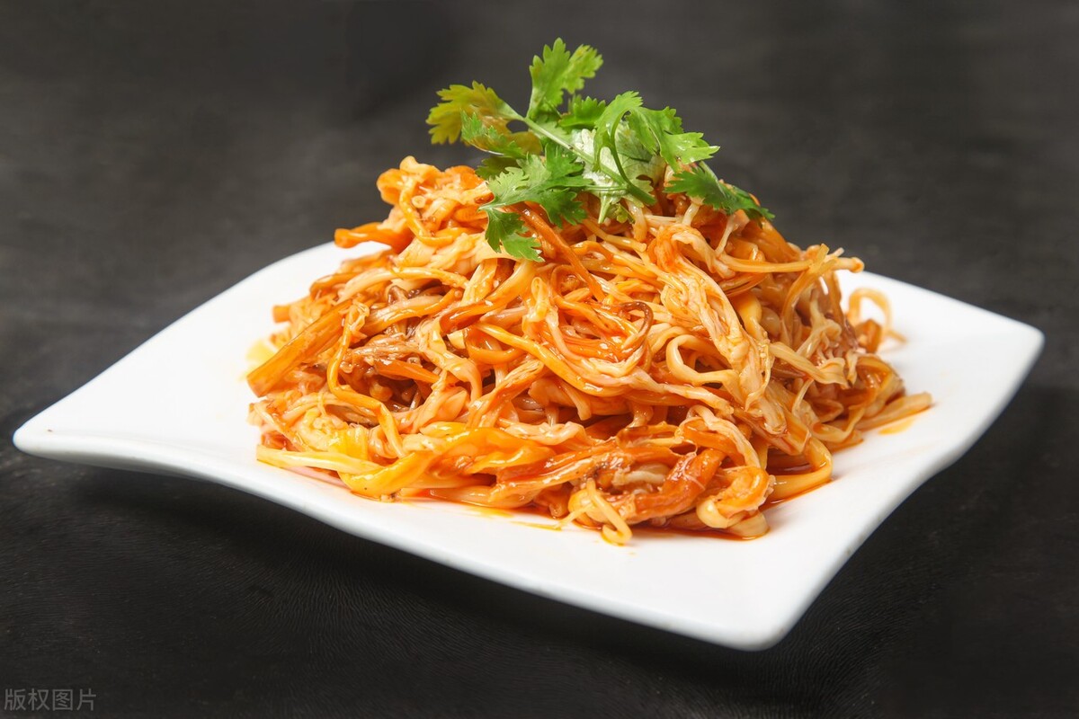 麻辣金针菇这样做才好吃,香辣金针菇这样吃才最香