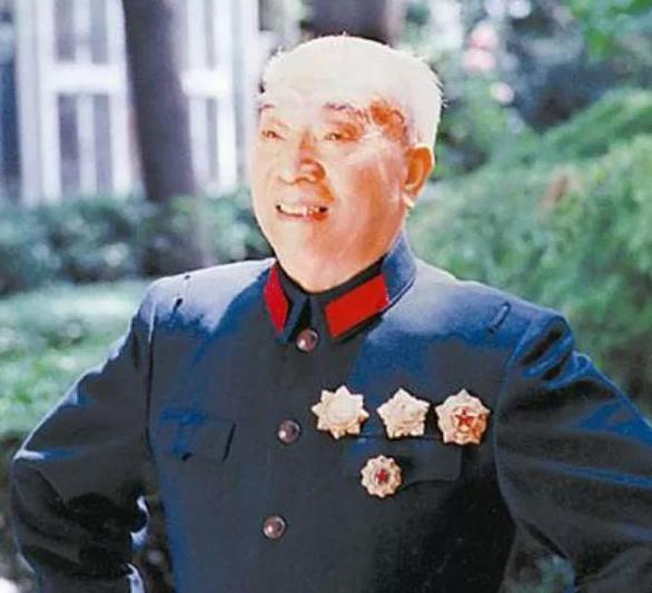 55年方强无法参加授衔,毛主席特意嘱托*荣臻聂**:你亲自去趟苏联吧