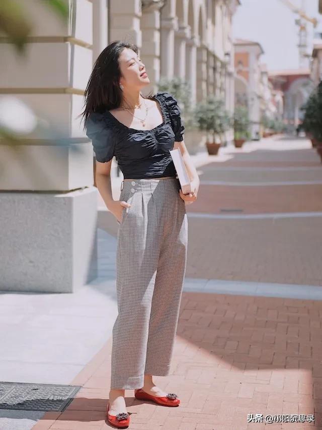 达芙妮和卓诗尼的鞋子哪家好,女款四季鞋品牌达芙妮