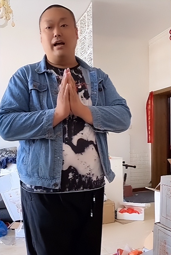 无腿妈妈试管生下双胞胎,60岁试管生双胞胎现状