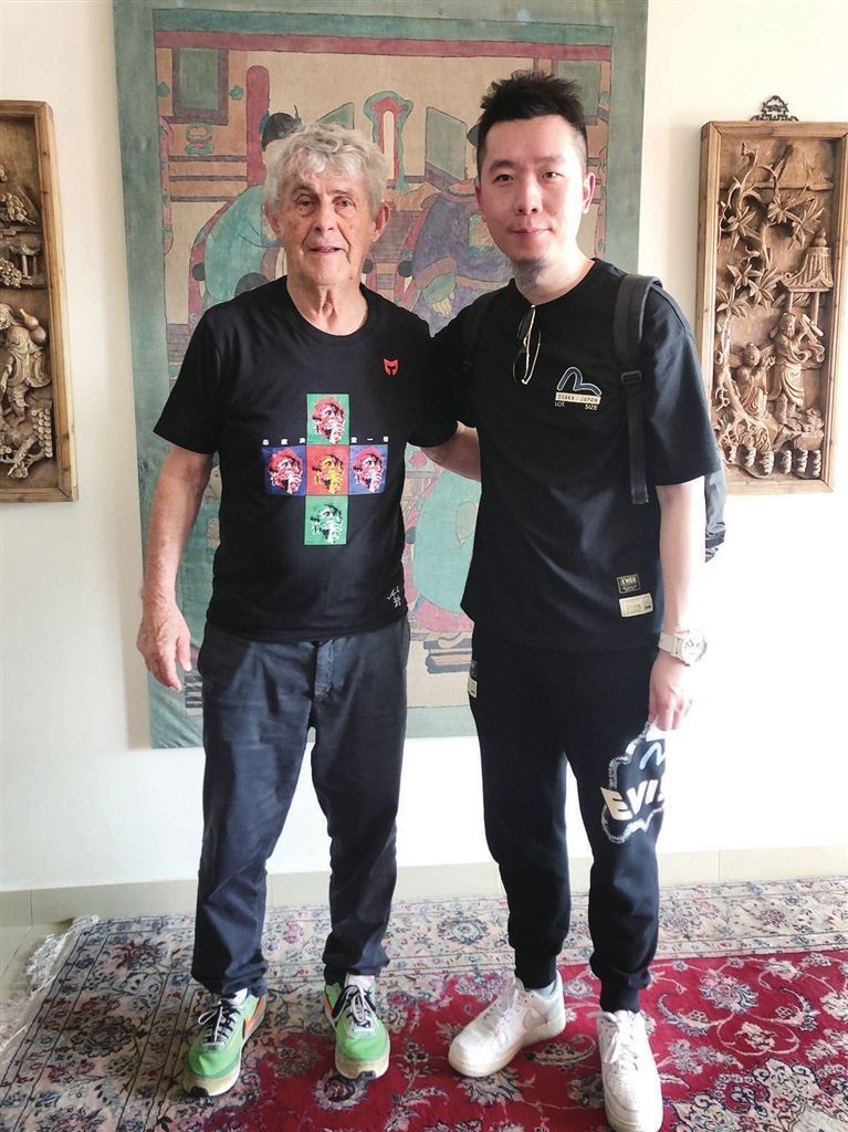 太原后生秦游夏“打卡”世界杯