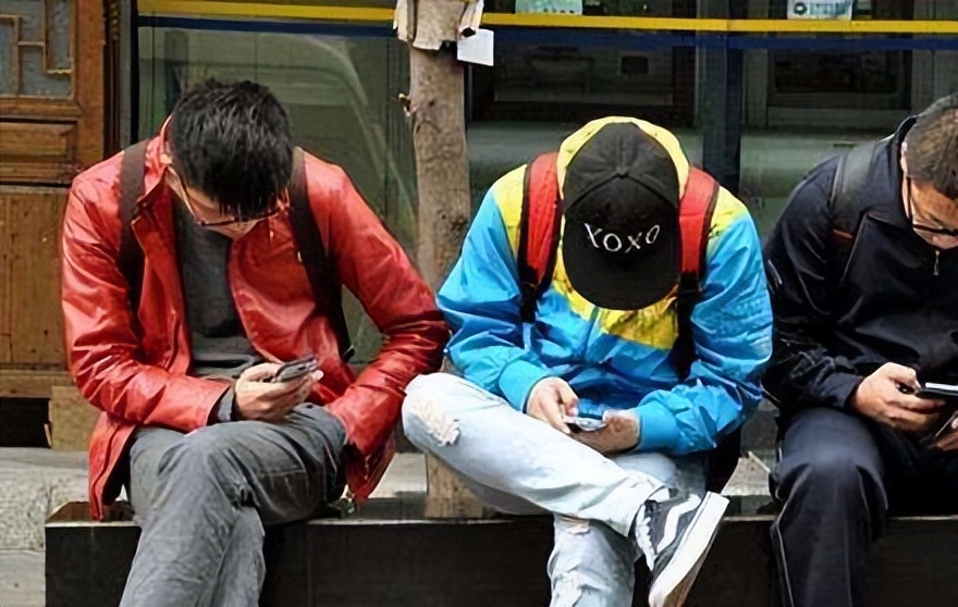 手机的寿命竟然维持到了70年,一部手机的寿命可以用多少年