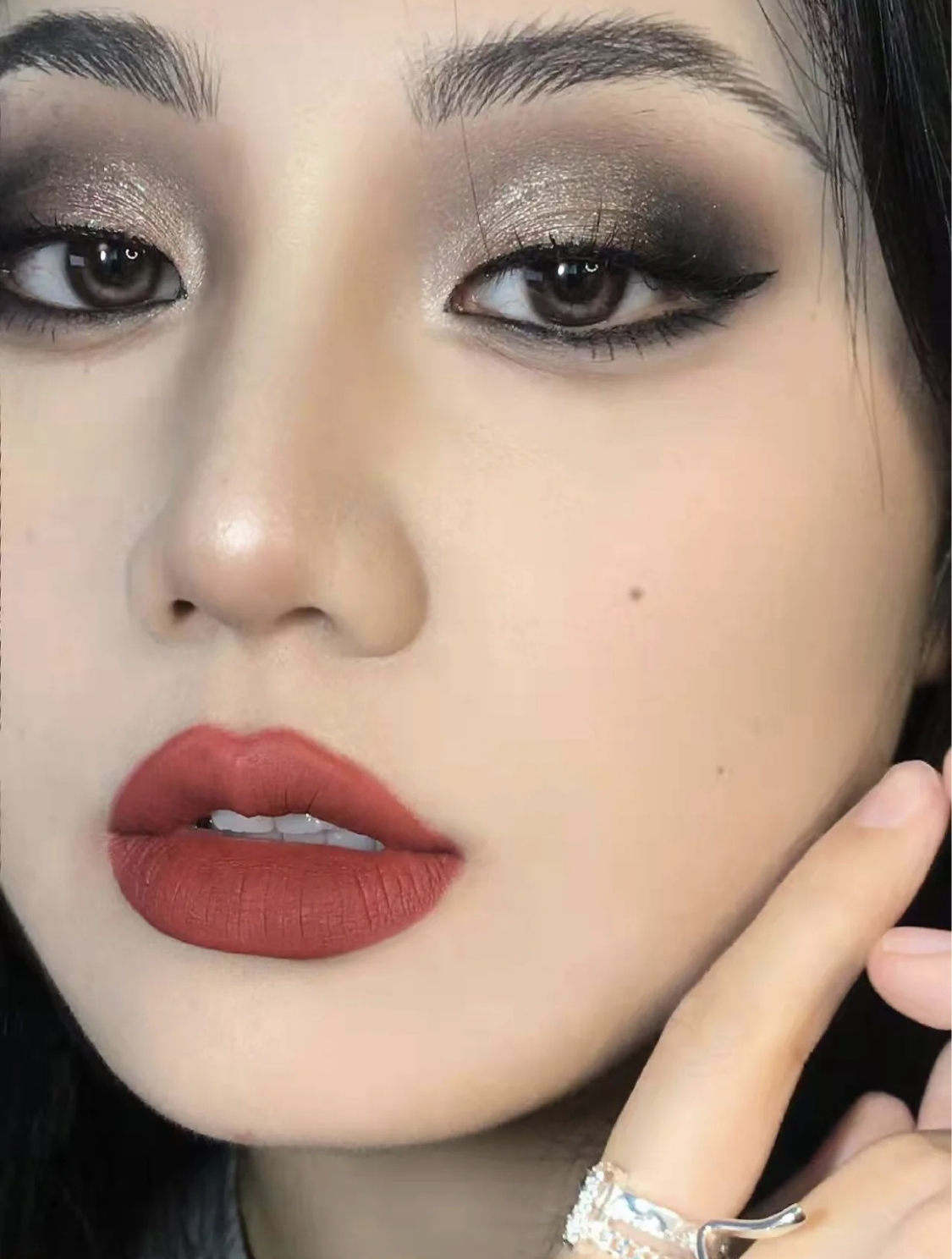 适合自己的妆容高级感自然,适合春夏秋冬的妆容图片