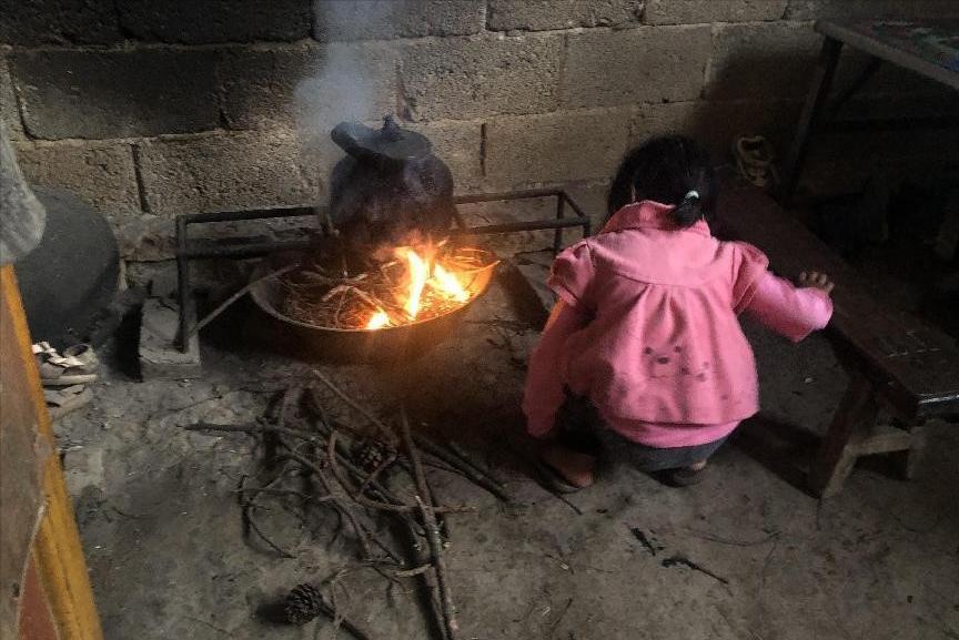 拾荒的老人捡到一个弃婴抚养22年,老人捡到弃婴的下场